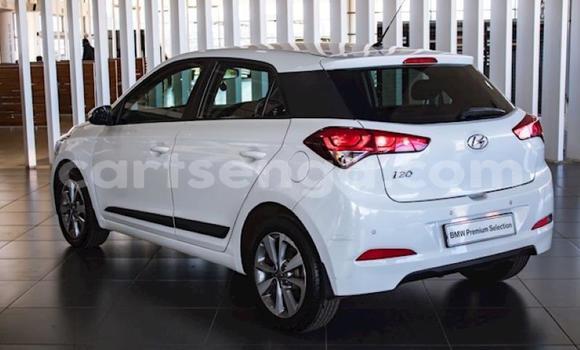Buy Used Hyundai i20 White Car in Import - Dubai in Hhohho Buy Used Hyundai i20 White Car in Import - Dubai in Hhohho