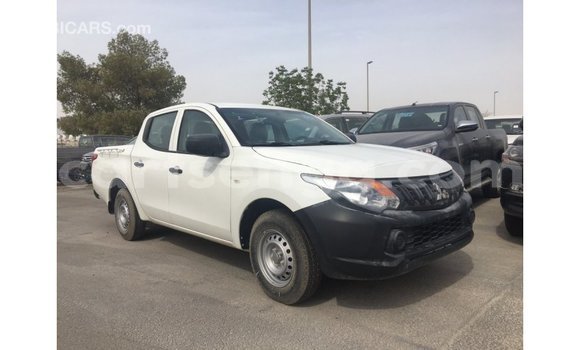 Buy Import Mitsubishi L200 White Car in Import - Dubai in Hhohho