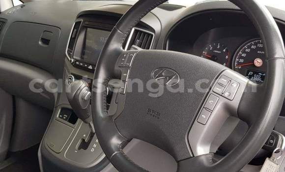 Buy Used Hyundai H1 Silver Car in Ezulwini in Hhohho Buy Used Hyundai H1 Silver Car in Ezulwini in Hhohho