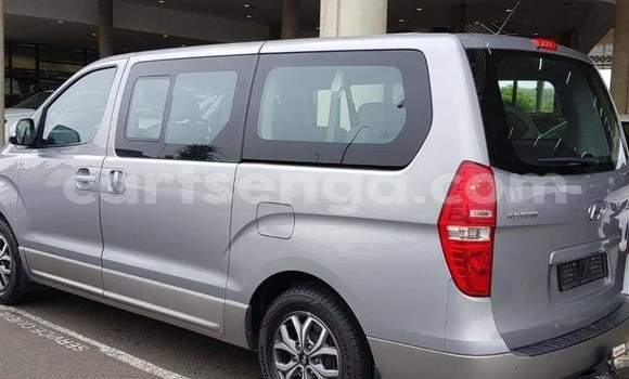 Buy Used Hyundai H1 Silver Car in Ezulwini in Hhohho Buy Used Hyundai H1 Silver Car in Ezulwini in Hhohho