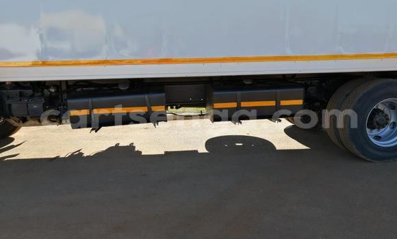 Nunua Ilio tumika Hino Ranger White Lori ndani ya Bulembu nchini Hhohho Nunua Ilio tumika Hino Ranger White Lori ndani ya Bulembu nchini Hhohho