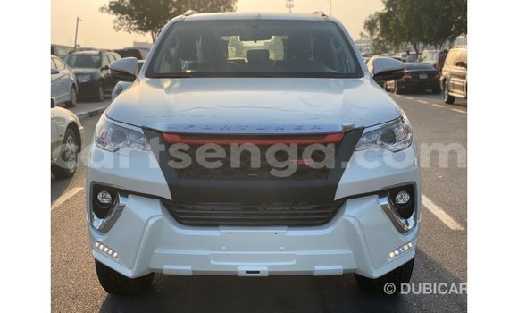 Nunua Imported Toyota Fortuner White Gari ndani ya Import - Dubai nchini Hhohho Nunua Imported Toyota Fortuner White Gari ndani ya Import - Dubai nchini Hhohho