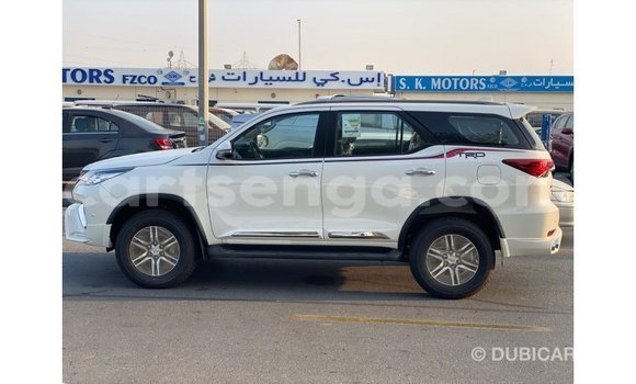 Nunua Imported Toyota Fortuner White Gari ndani ya Import - Dubai nchini Hhohho Nunua Imported Toyota Fortuner White Gari ndani ya Import - Dubai nchini Hhohho