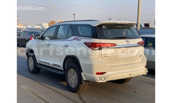 Nunua Imported Toyota Fortuner White Gari ndani ya Import - Dubai nchini Hhohho Nunua Imported Toyota Fortuner White Gari ndani ya Import - Dubai nchini Hhohho