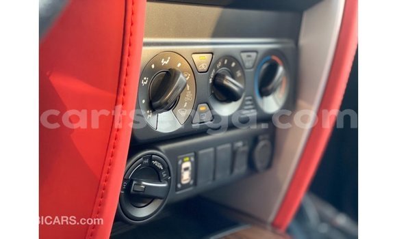 Nunua Imported Toyota Fortuner White Gari ndani ya Import - Dubai nchini Hhohho Nunua Imported Toyota Fortuner White Gari ndani ya Import - Dubai nchini Hhohho