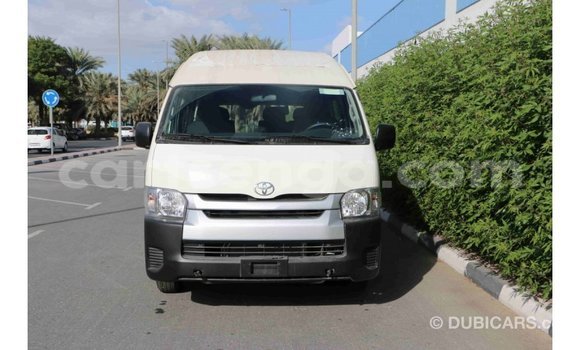 Acheter Import Voiture Toyota Hiace Blanc à Import - Dubai, Hhohho Acheter Import Voiture Toyota Hiace Blanc à Import - Dubai, Hhohho