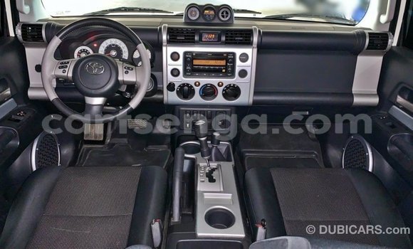 Acheter Import Voiture Toyota FJ Cruiser Blanc à Import - Dubai, Hhohho Acheter Import Voiture Toyota FJ Cruiser Blanc à Import - Dubai, Hhohho