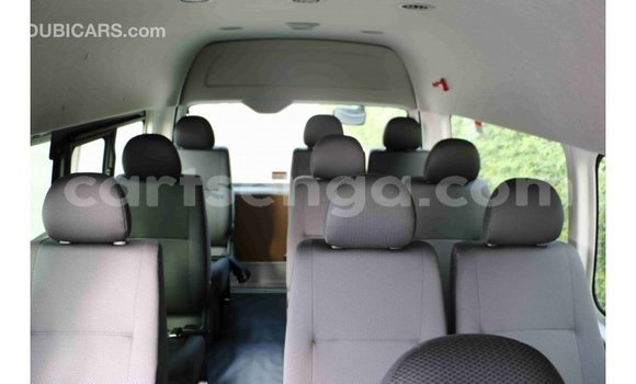 Acheter Import Voiture Toyota Hiace Blanc à Import - Dubai, Hhohho Acheter Import Voiture Toyota Hiace Blanc à Import - Dubai, Hhohho