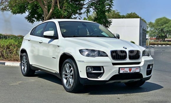Nunua Imported BMW X6 White Gari ndani ya Import - Dubai nchini Hhohho Nunua Imported BMW X6 White Gari ndani ya Import - Dubai nchini Hhohho
