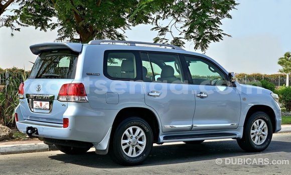 Acheter Import Voiture Toyota Land Cruiser Bleu à Import - Dubai, Hhohho Acheter Import Voiture Toyota Land Cruiser Bleu à Import - Dubai, Hhohho