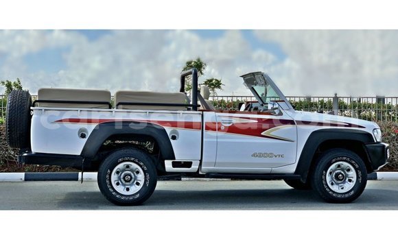 Acheter Import Voiture Nissan Patrol Blanc à Import - Dubai, Hhohho Acheter Import Voiture Nissan Patrol Blanc à Import - Dubai, Hhohho