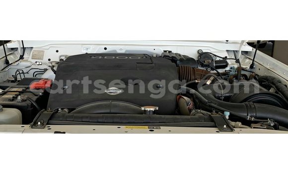 Acheter Import Voiture Nissan Patrol Blanc à Import - Dubai, Hhohho Acheter Import Voiture Nissan Patrol Blanc à Import - Dubai, Hhohho