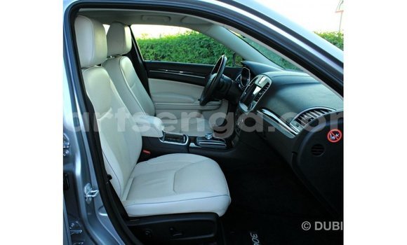 Acheter Import Voiture Chrysler 300 Autre à Import - Dubai, Hhohho Acheter Import Voiture Chrysler 300 Autre à Import - Dubai, Hhohho