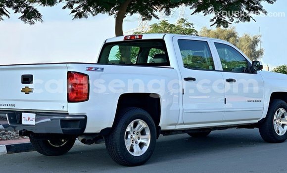Acheter Import Voiture Chevrolet Silverado Blanc à Import - Dubai, Hhohho Acheter Import Voiture Chevrolet Silverado Blanc à Import - Dubai, Hhohho