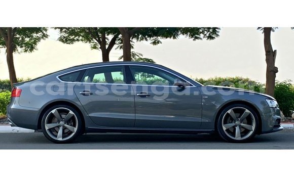 Acheter Import Voiture Audi 100 Autre à Import - Dubai, Hhohho Acheter Import Voiture Audi 100 Autre à Import - Dubai, Hhohho