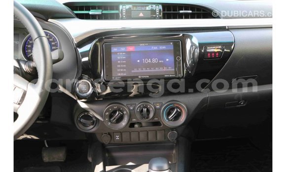 Acheter Import Voiture Toyota Hilux Noir à Import - Dubai, Hhohho Acheter Import Voiture Toyota Hilux Noir à Import - Dubai, Hhohho