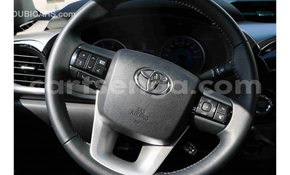 Acheter Import Voiture Toyota Hilux Noir à Import - Dubai, Hhohho Acheter Import Voiture Toyota Hilux Noir à Import - Dubai, Hhohho