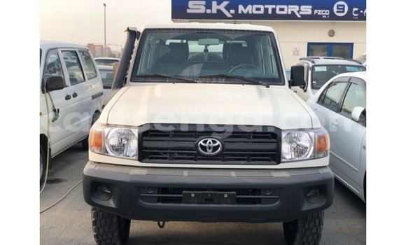 Buy Import Toyota Land Cruiser White Car in Import - Dubai in Hhohho