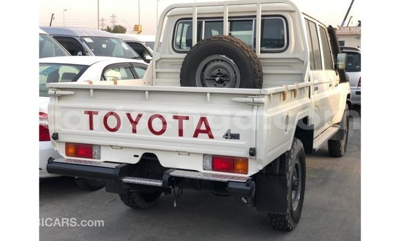 Nunua Imported Toyota Land Cruiser White Gari ndani ya Import - Dubai nchini Hhohho Nunua Imported Toyota Land Cruiser White Gari ndani ya Import - Dubai nchini Hhohho