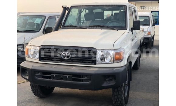 Nunua Imported Toyota Land Cruiser White Gari ndani ya Import - Dubai nchini Hhohho Nunua Imported Toyota Land Cruiser White Gari ndani ya Import - Dubai nchini Hhohho