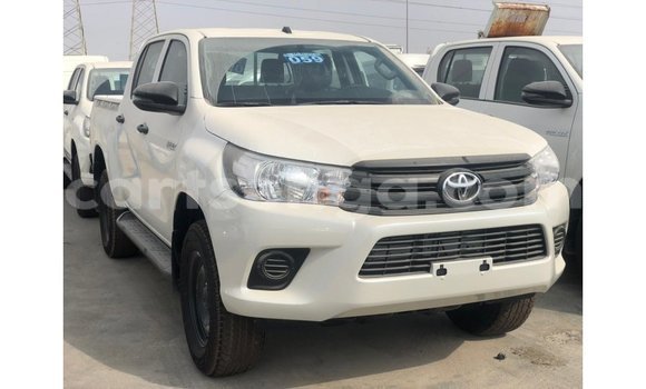 Nunua Imported Toyota Hilux White Gari ndani ya Import - Dubai nchini Hhohho