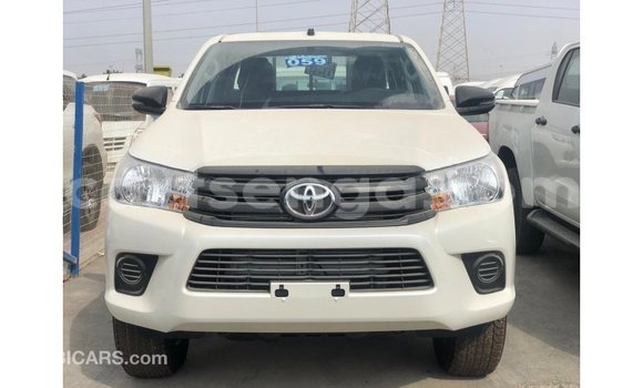 Acheter Import Voiture Toyota Hilux Blanc à Import - Dubai, Hhohho Acheter Import Voiture Toyota Hilux Blanc à Import - Dubai, Hhohho