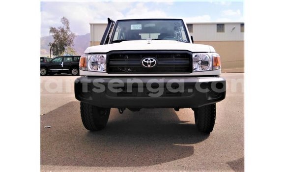 Buy Import Toyota Land Cruiser White Car in Import - Dubai in Hhohho