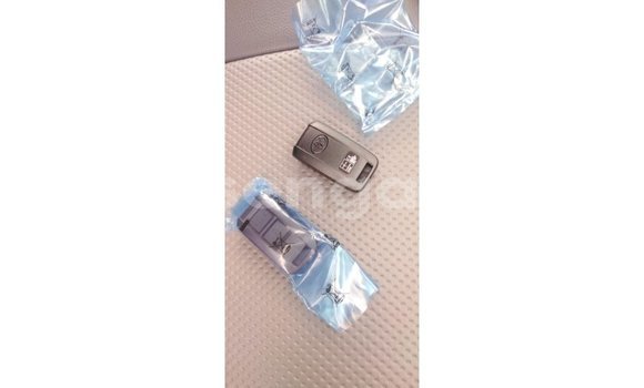 Nunua Imported Toyota Land Cruiser White Gari ndani ya Import - Dubai nchini Hhohho Nunua Imported Toyota Land Cruiser White Gari ndani ya Import - Dubai nchini Hhohho