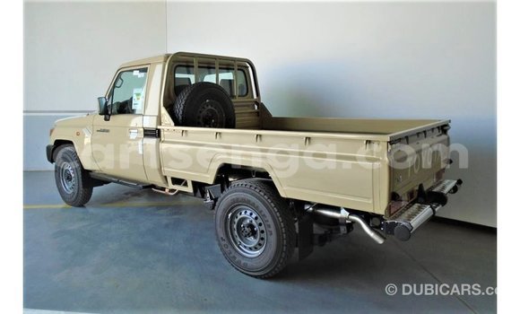 Acheter Import Voiture Toyota Land Cruiser Beige à Import - Dubai, Hhohho Acheter Import Voiture Toyota Land Cruiser Beige à Import - Dubai, Hhohho
