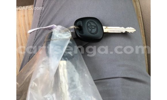 Acheter Import Voiture Toyota Yaris Blanc à Import - Dubai, Hhohho Acheter Import Voiture Toyota Yaris Blanc à Import - Dubai, Hhohho