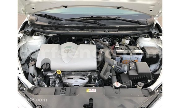 Acheter Import Voiture Toyota Yaris Blanc à Import - Dubai, Hhohho Acheter Import Voiture Toyota Yaris Blanc à Import - Dubai, Hhohho