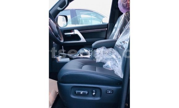 Nunua Imported Toyota Land Cruiser Black Gari ndani ya Import - Dubai nchini Hhohho Nunua Imported Toyota Land Cruiser Black Gari ndani ya Import - Dubai nchini Hhohho