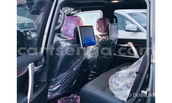 Nunua Imported Toyota Land Cruiser Black Gari ndani ya Import - Dubai nchini Hhohho Nunua Imported Toyota Land Cruiser Black Gari ndani ya Import - Dubai nchini Hhohho