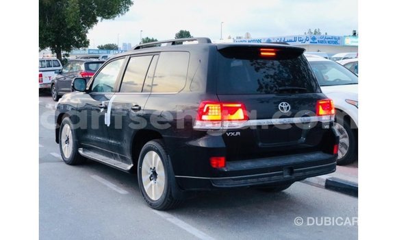 Nunua Imported Toyota Land Cruiser Black Gari ndani ya Import - Dubai nchini Hhohho Nunua Imported Toyota Land Cruiser Black Gari ndani ya Import - Dubai nchini Hhohho