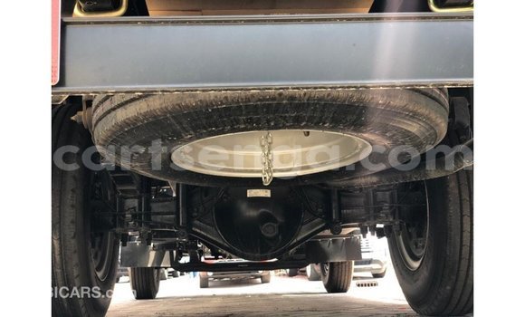 Acheter Import Voiture Mitsubishi Carisma Blanc à Import - Dubai, Hhohho Acheter Import Voiture Mitsubishi Carisma Blanc à Import - Dubai, Hhohho