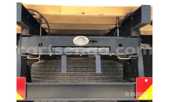 Acheter Import Voiture Mitsubishi Carisma Blanc à Import - Dubai, Hhohho Acheter Import Voiture Mitsubishi Carisma Blanc à Import - Dubai, Hhohho