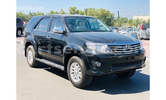 Nunua Imported Toyota Fortuner Black Gari ndani ya Import - Dubai nchini Hhohho Nunua Imported Toyota Fortuner Black Gari ndani ya Import - Dubai nchini Hhohho
