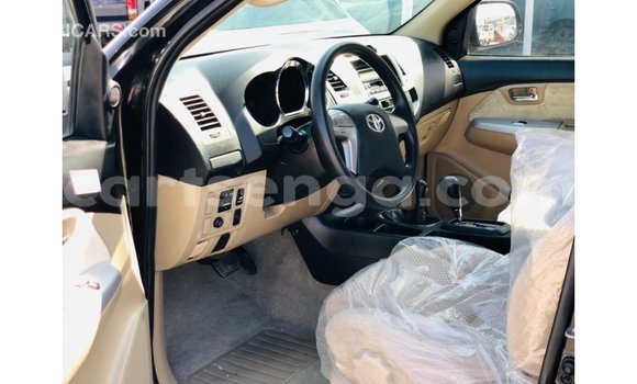 Nunua Imported Toyota Fortuner Black Gari ndani ya Import - Dubai nchini Hhohho Nunua Imported Toyota Fortuner Black Gari ndani ya Import - Dubai nchini Hhohho