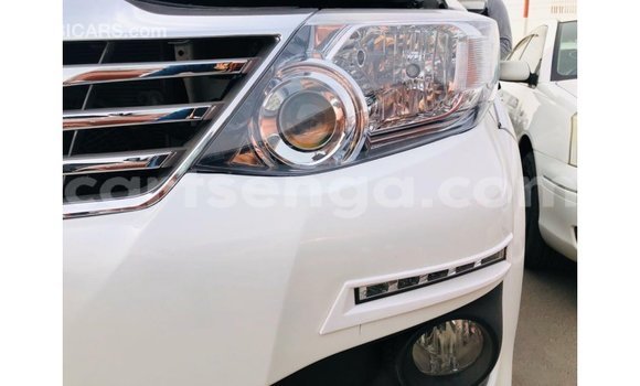 Nunua Imported Toyota Fortuner White Gari ndani ya Import - Dubai nchini Hhohho Nunua Imported Toyota Fortuner White Gari ndani ya Import - Dubai nchini Hhohho