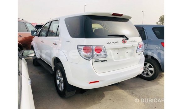 Nunua Imported Toyota Fortuner White Gari ndani ya Import - Dubai nchini Hhohho Nunua Imported Toyota Fortuner White Gari ndani ya Import - Dubai nchini Hhohho