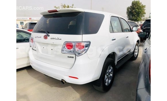 Nunua Imported Toyota Fortuner White Gari ndani ya Import - Dubai nchini Hhohho Nunua Imported Toyota Fortuner White Gari ndani ya Import - Dubai nchini Hhohho