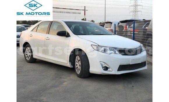 Nunua Imported Toyota Camry White Gari ndani ya Import - Dubai nchini Hhohho Nunua Imported Toyota Camry White Gari ndani ya Import - Dubai nchini Hhohho