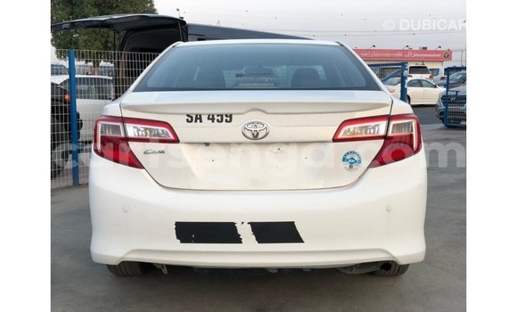 Nunua Imported Toyota Camry White Gari ndani ya Import - Dubai nchini Hhohho Nunua Imported Toyota Camry White Gari ndani ya Import - Dubai nchini Hhohho
