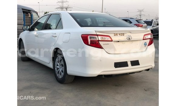 Nunua Imported Toyota Camry White Gari ndani ya Import - Dubai nchini Hhohho Nunua Imported Toyota Camry White Gari ndani ya Import - Dubai nchini Hhohho