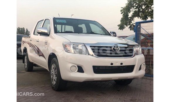 Nunua Imported Toyota Hilux White Gari ndani ya Import - Dubai nchini Hhohho Nunua Imported Toyota Hilux White Gari ndani ya Import - Dubai nchini Hhohho