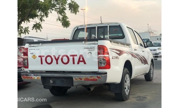 Nunua Imported Toyota Hilux White Gari ndani ya Import - Dubai nchini Hhohho Nunua Imported Toyota Hilux White Gari ndani ya Import - Dubai nchini Hhohho