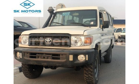 Buy Import Toyota Land Cruiser White Car in Import - Dubai in Hhohho Buy Import Toyota Land Cruiser White Car in Import - Dubai in Hhohho