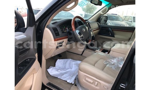 Nunua Imported Toyota Land Cruiser Black Gari ndani ya Import - Dubai nchini Hhohho Nunua Imported Toyota Land Cruiser Black Gari ndani ya Import - Dubai nchini Hhohho