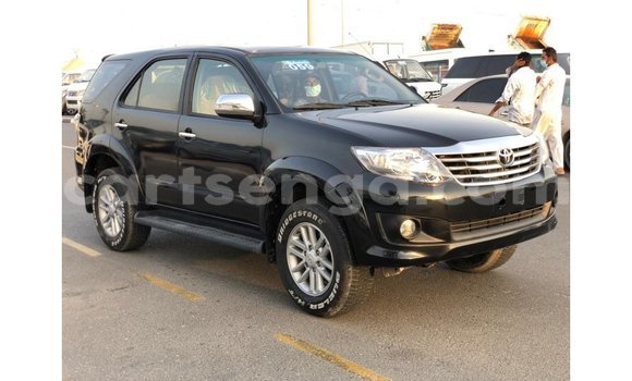 Acheter Import Voiture Toyota Fortuner Noir à Import - Dubai, Hhohho Acheter Import Voiture Toyota Fortuner Noir à Import - Dubai, Hhohho