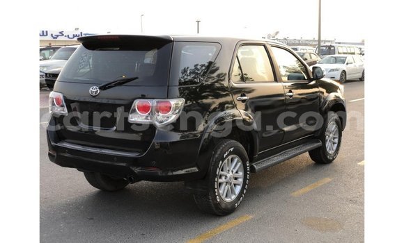 Acheter Import Voiture Toyota Fortuner Noir à Import - Dubai, Hhohho Acheter Import Voiture Toyota Fortuner Noir à Import - Dubai, Hhohho